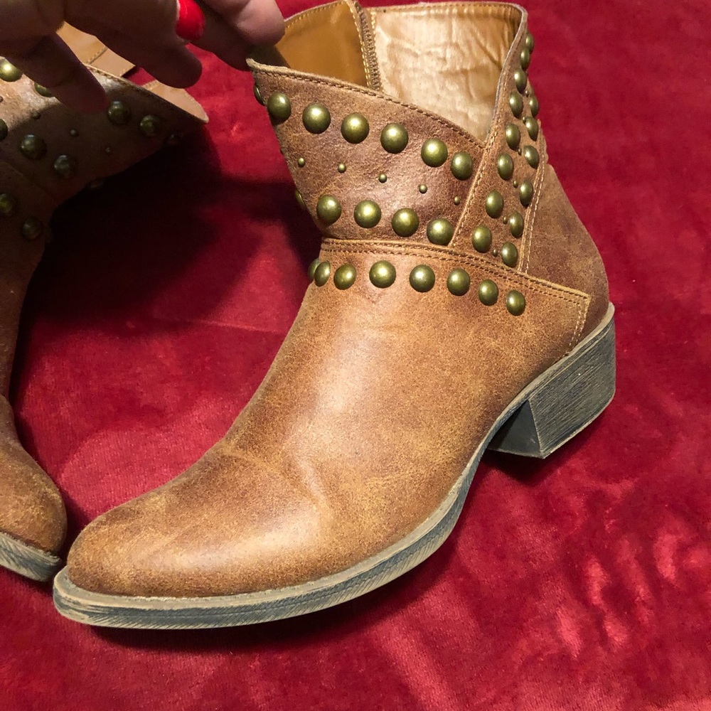 Ankle boots, cowboy style
